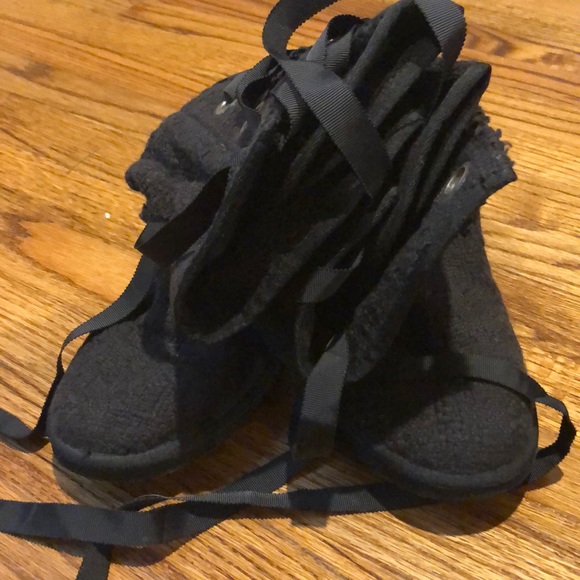 Uggs heirloom lace up - Picture 4 of 4